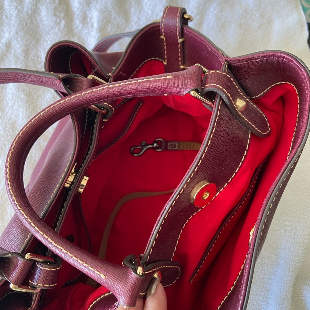 Dooney & Bourke Saffiano Burgundy Satchel Crossbody Large Barlow - Picture 6 of 10